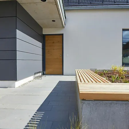 Idyllic Vineyard Retreat Near *