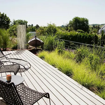 度假居 Idyllic Vineyard Retreat Near