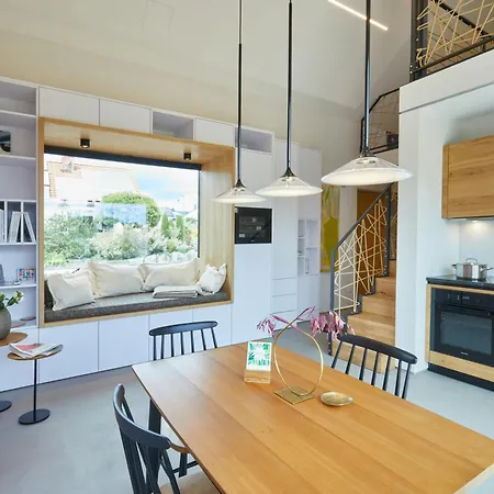 Idyllic Vineyard Retreat Near Casa de Férias