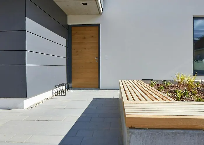 Idyllic Vineyard Retreat Near *