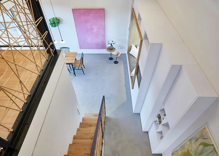 Idyllic Vineyard Retreat Near *